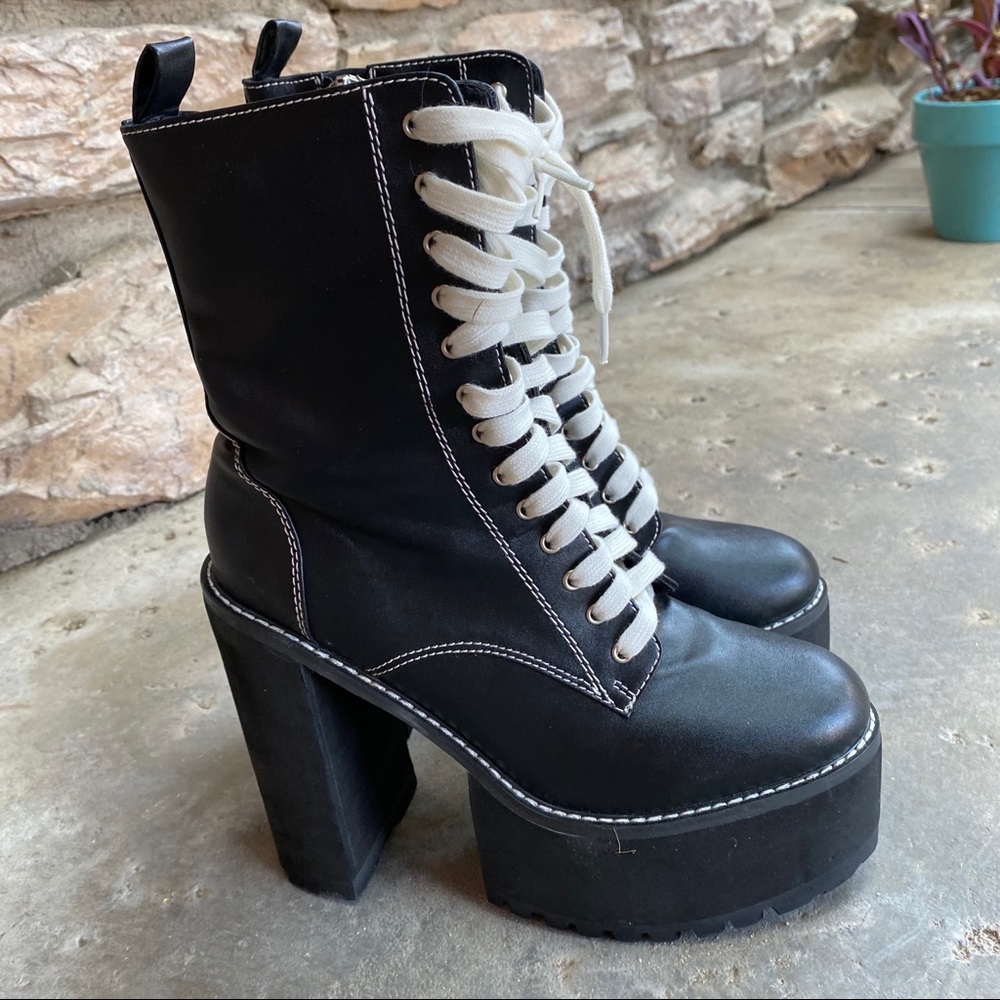 Dolls kill low Nancy boots